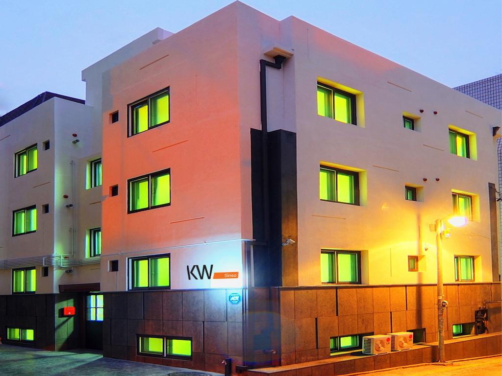 Hostel Kw Sinsa Seoel Buitenkant foto