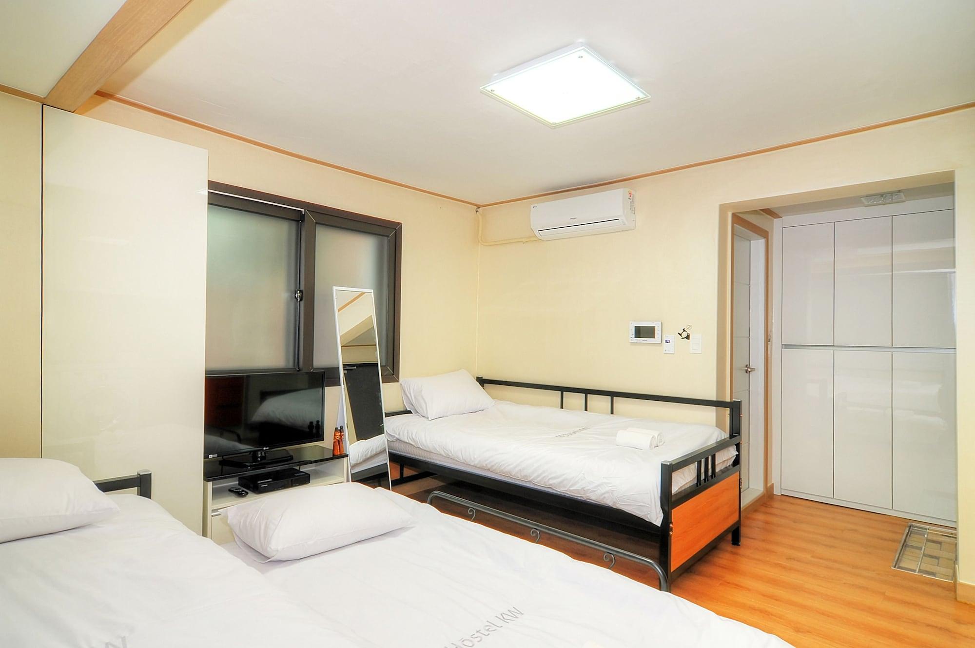 Hostel Kw Sinsa Seoel Buitenkant foto