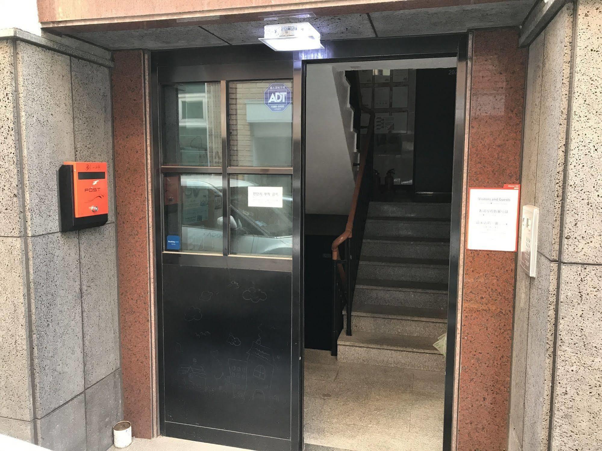 Hostel Kw Sinsa Seoel Buitenkant foto